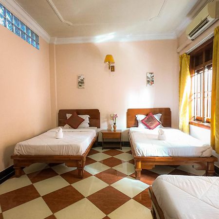 Nawin Palace Guesthouse Phnom Penh Exterior photo