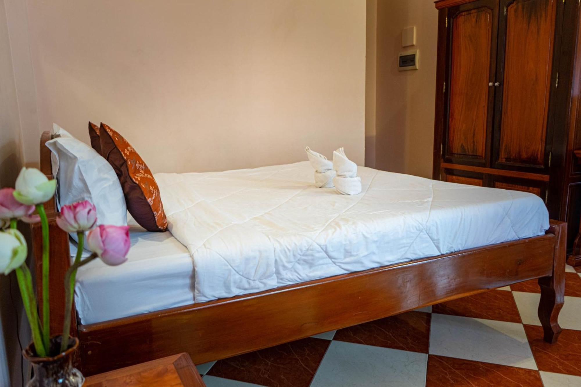 Nawin Palace Guesthouse Phnom Penh Exterior photo
