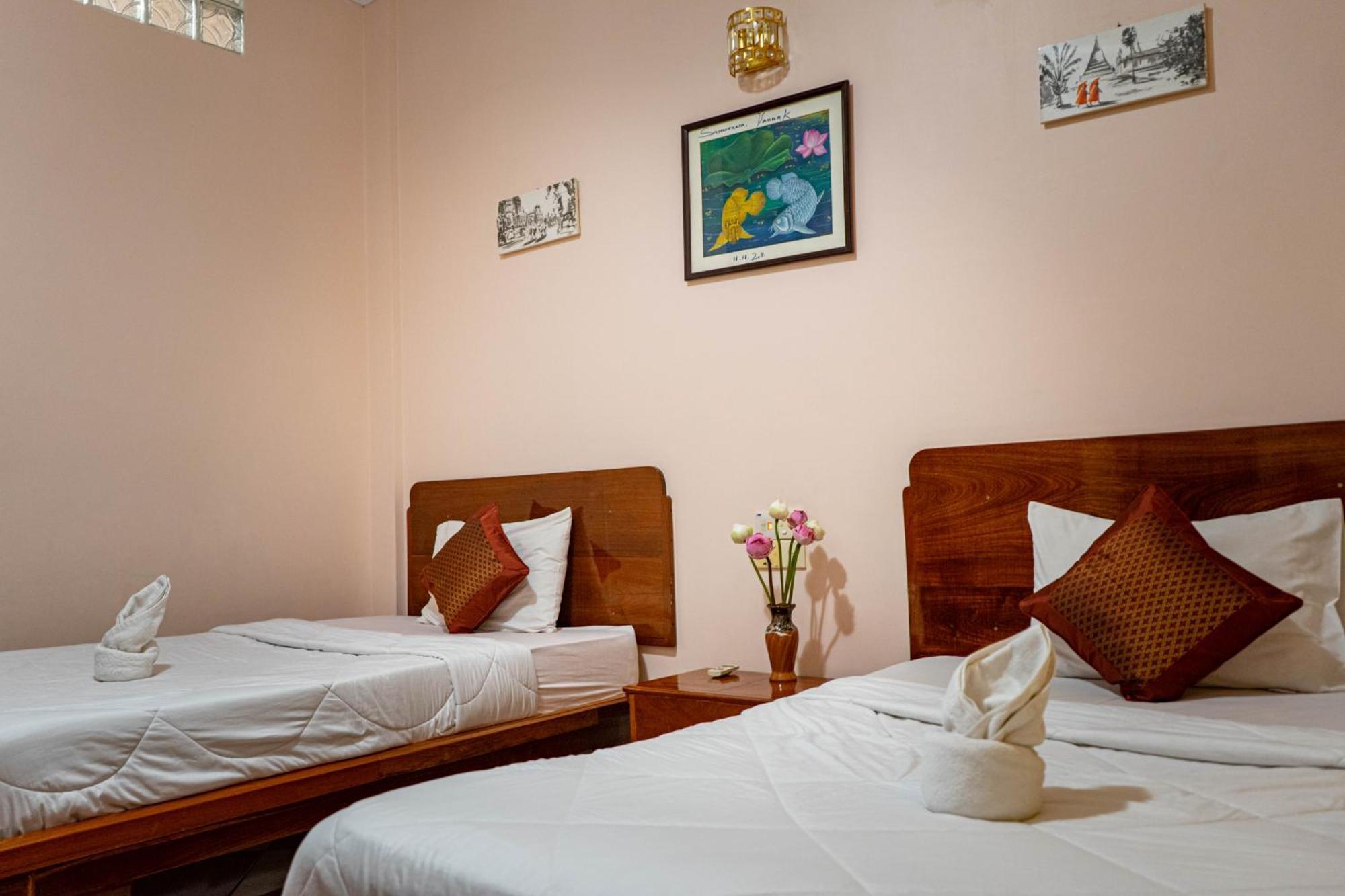 Nawin Palace Guesthouse Phnom Penh Exterior photo